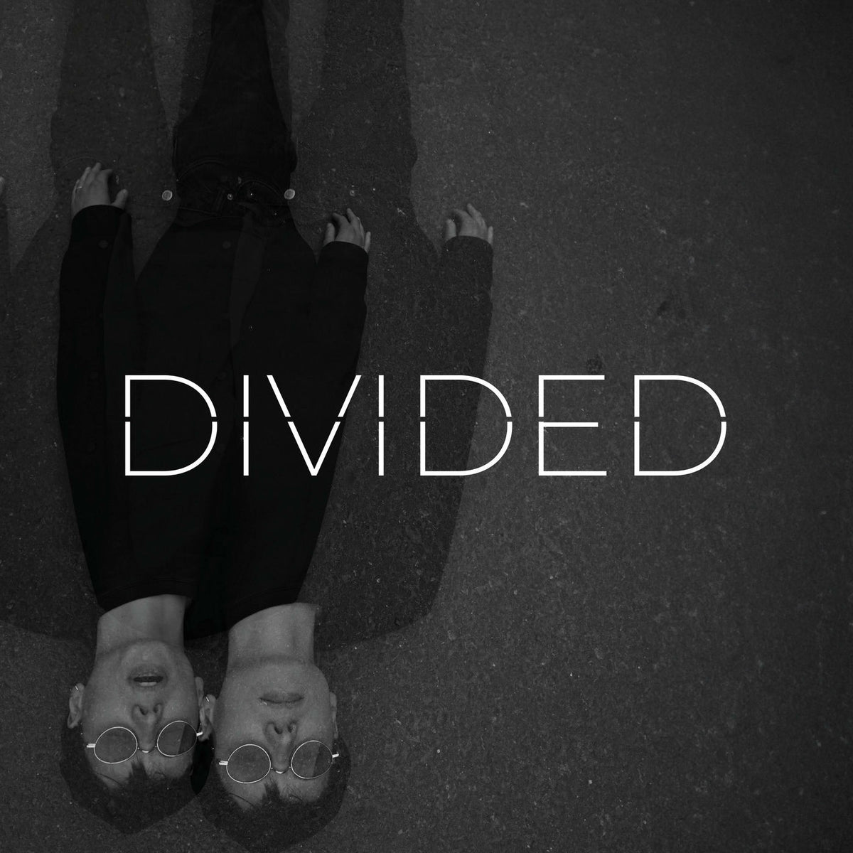 Lara Jones – Divided vinyl cover