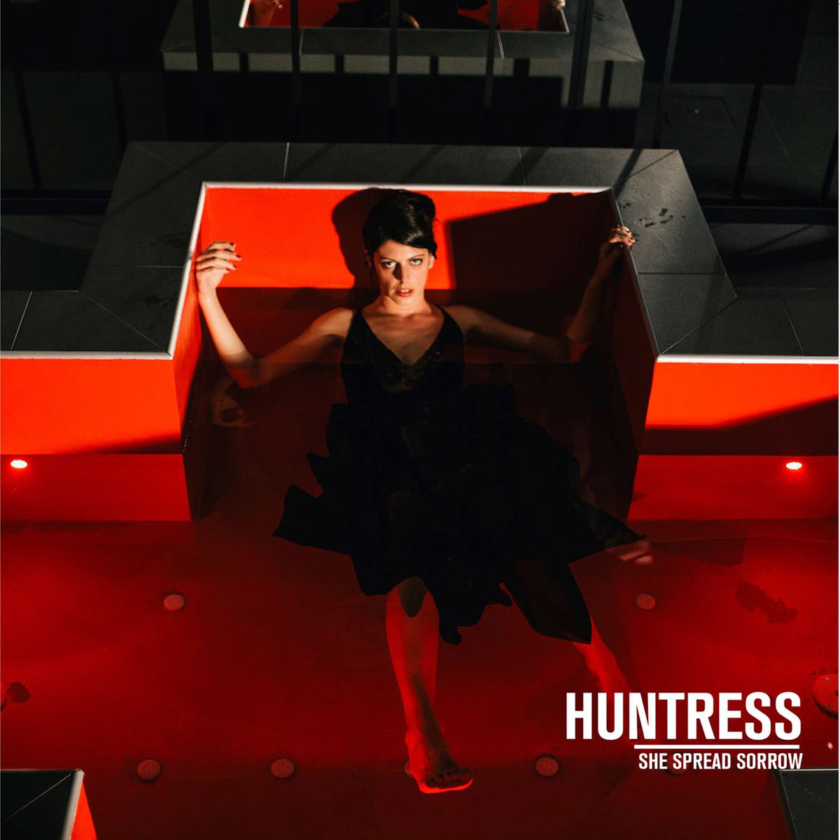 She Spread Sorrow – Huntress vinyl record cover