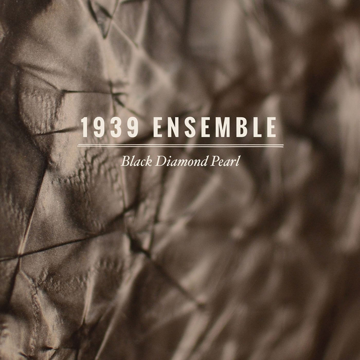 1939 Ensemble – Black Diamond Pearl vinyl record cover