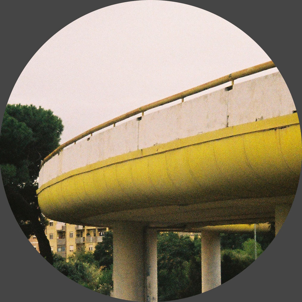 Rr – In The Meantime EP vinyl cover