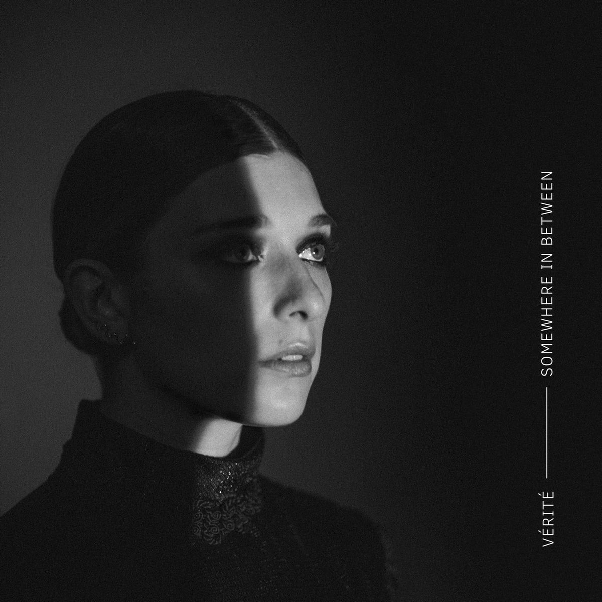 VÉRITÉ – Somewhere in Between vinyl cover