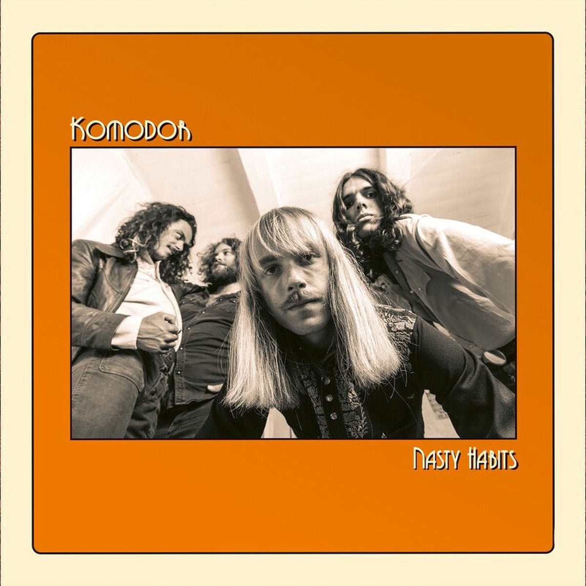 Komodor – Nasty Habits vinyl record cover